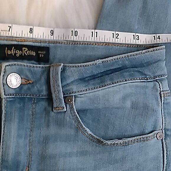 Indigo Rein distressed light wash cuffed cropped skinny jeans - Picture 6 of 10
